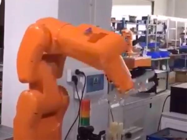 High-speed and smooth dance of robotic arm